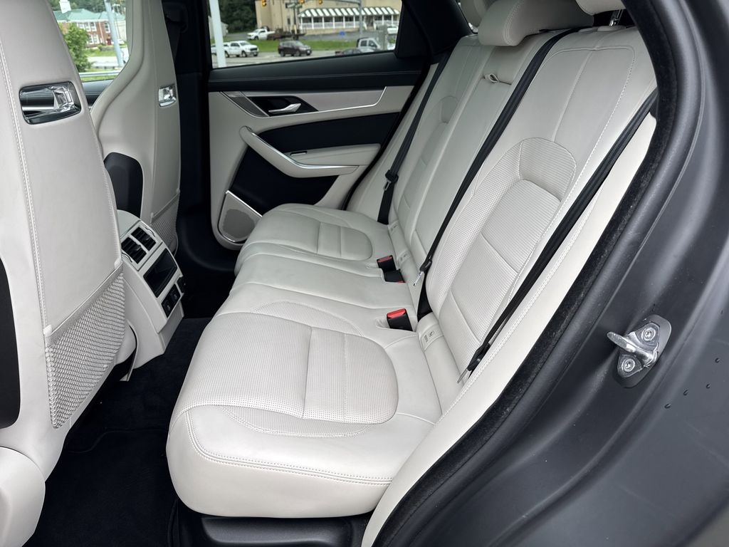 2024 Jaguar F-PACE P250 R-Dynamic S photo 36