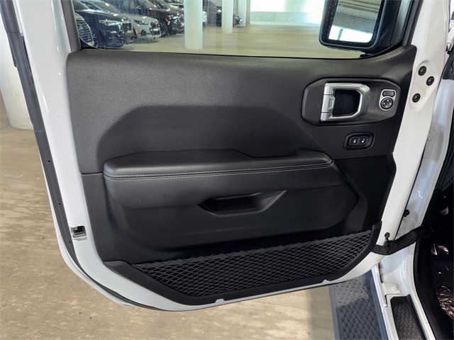 2020 Jeep Wrangler Unlimited Sahara photo 16