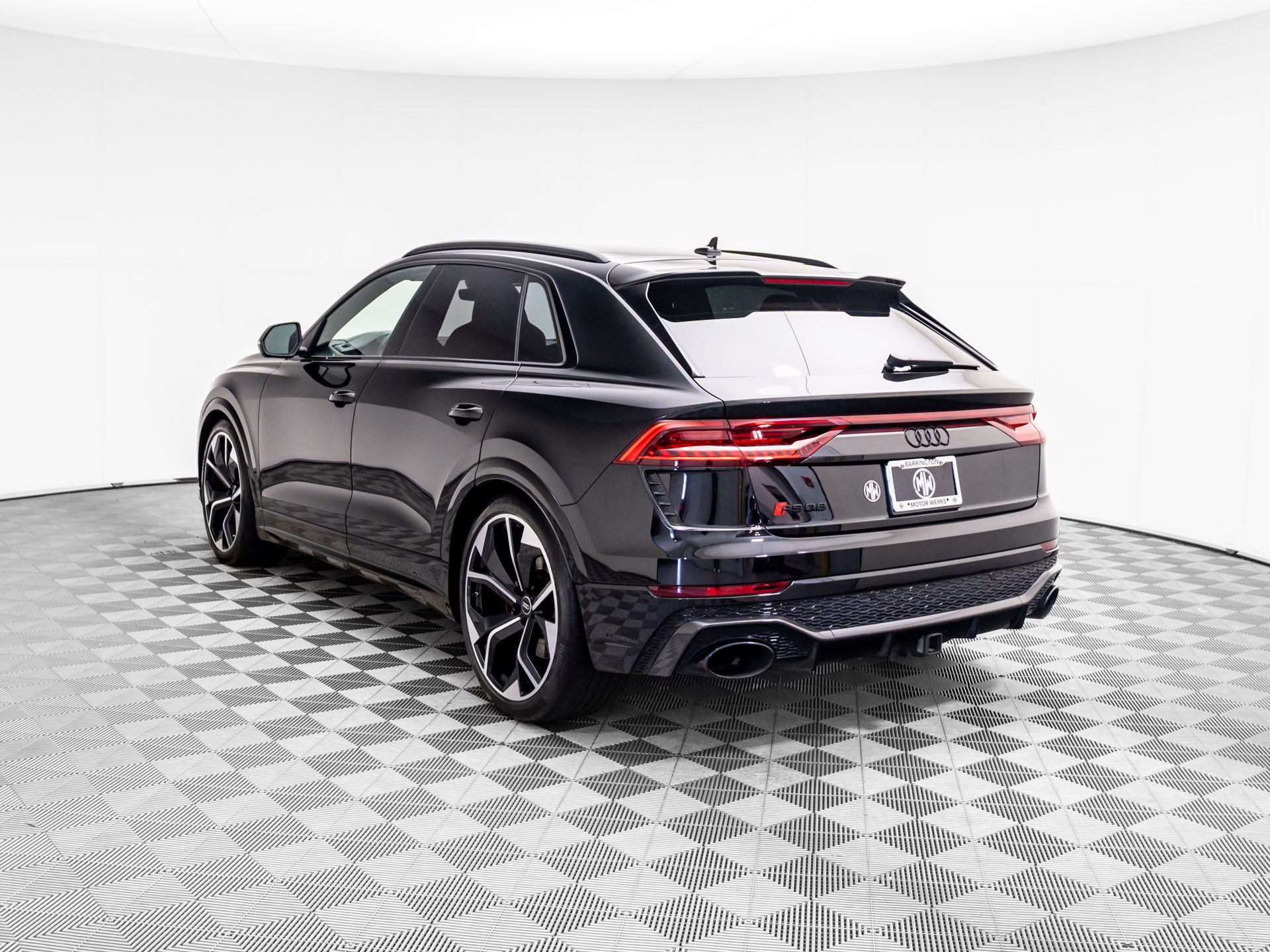 2022 Audi RS Q8 photo 2