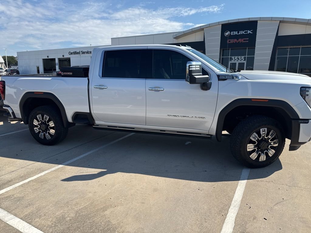 2024 Gmc Sierra 2500 HD Denali photo 3