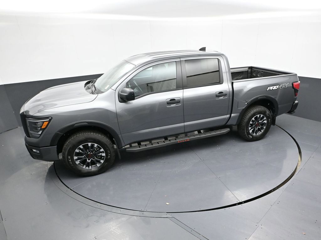 2024 Nissan Titan PRO-4X photo 19