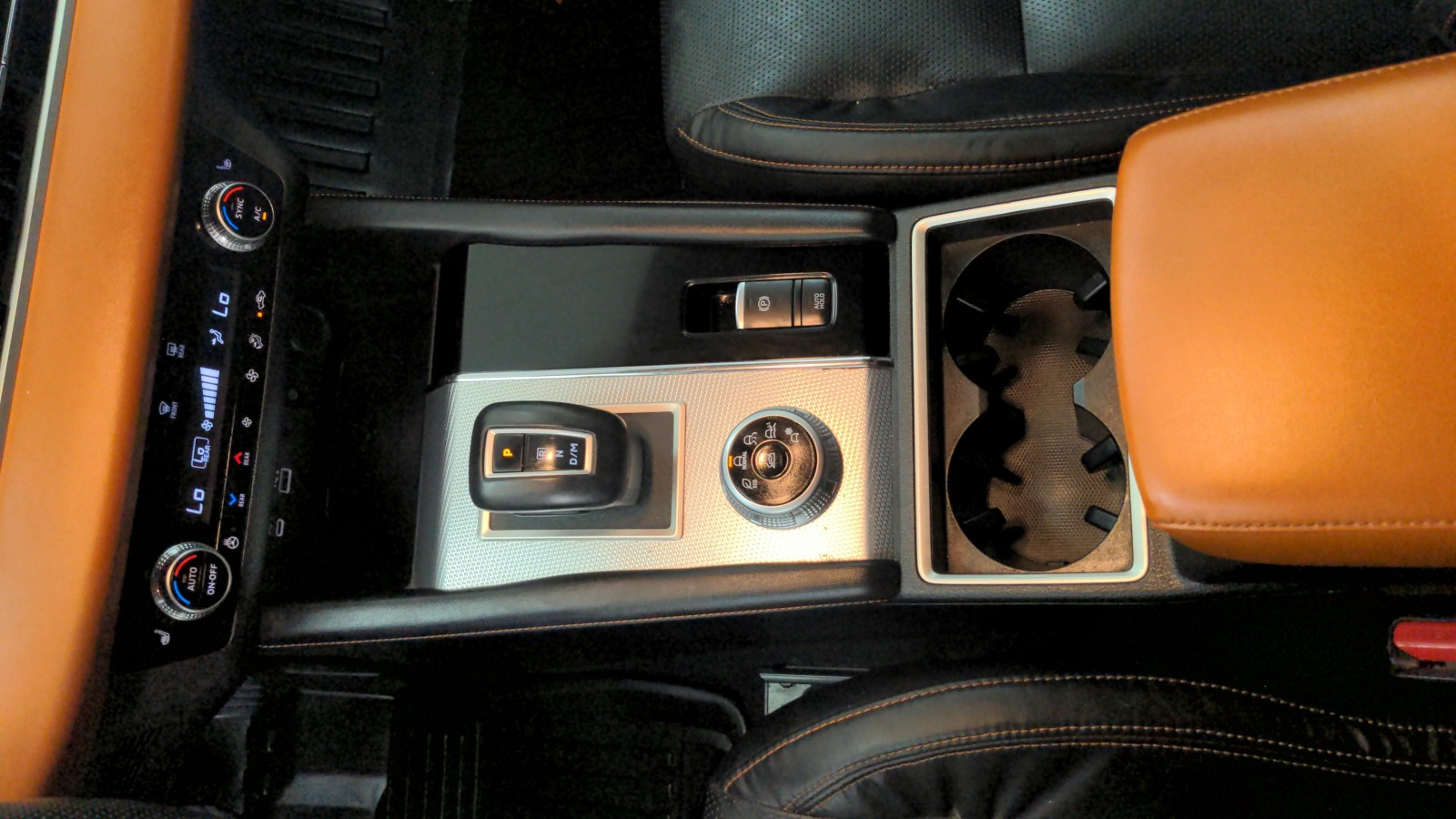 Used 2022  Mitsubishi SEL image 21