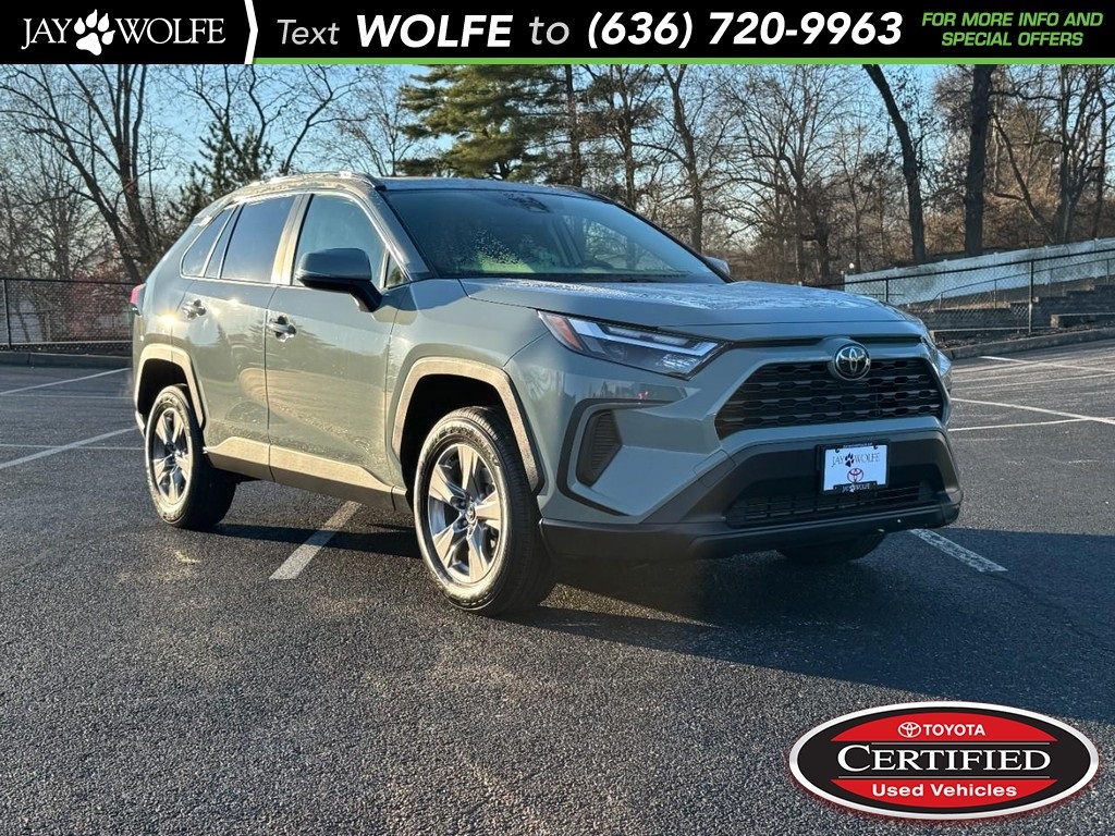 2023 Toyota RAV4 XLE's photo