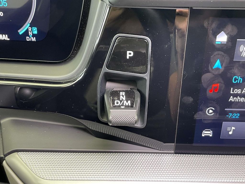 2024 Porsche Cayenne S photo 37