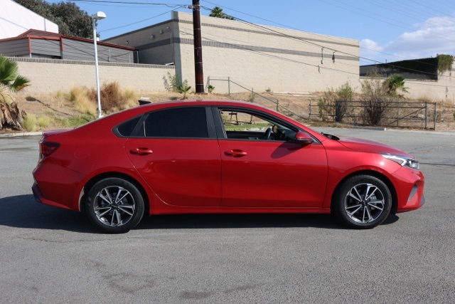 2023 Kia Forte LXS photo 2