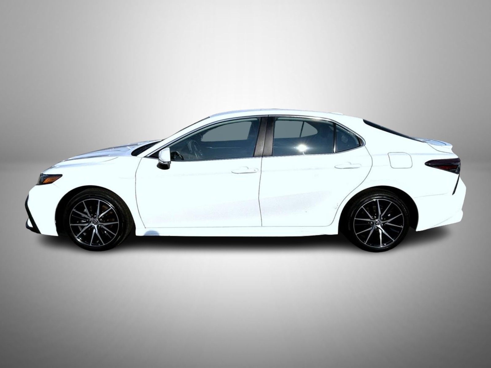 2024 Toyota Camry SE photo 8