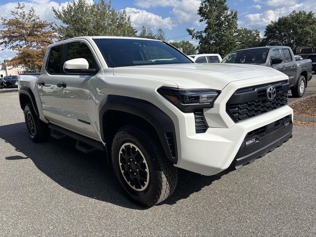 2024 Toyota Tacoma TRD Off-Road photo 2
