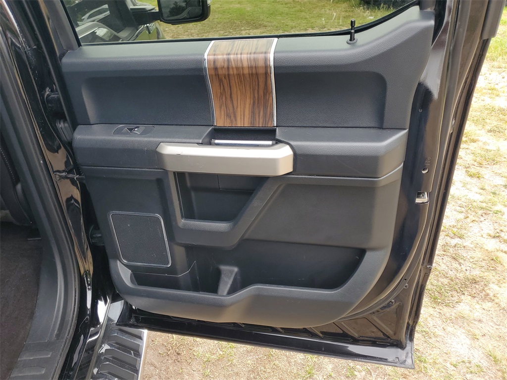 2020 Ford F-150 Lariat photo 30