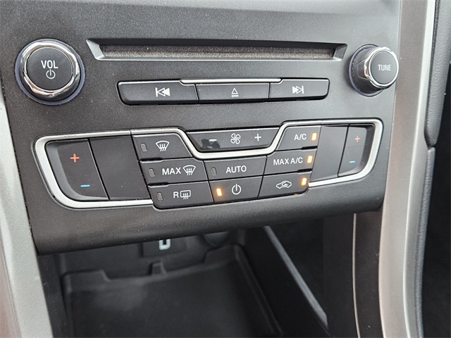 2018 Ford Fusion SE photo 18