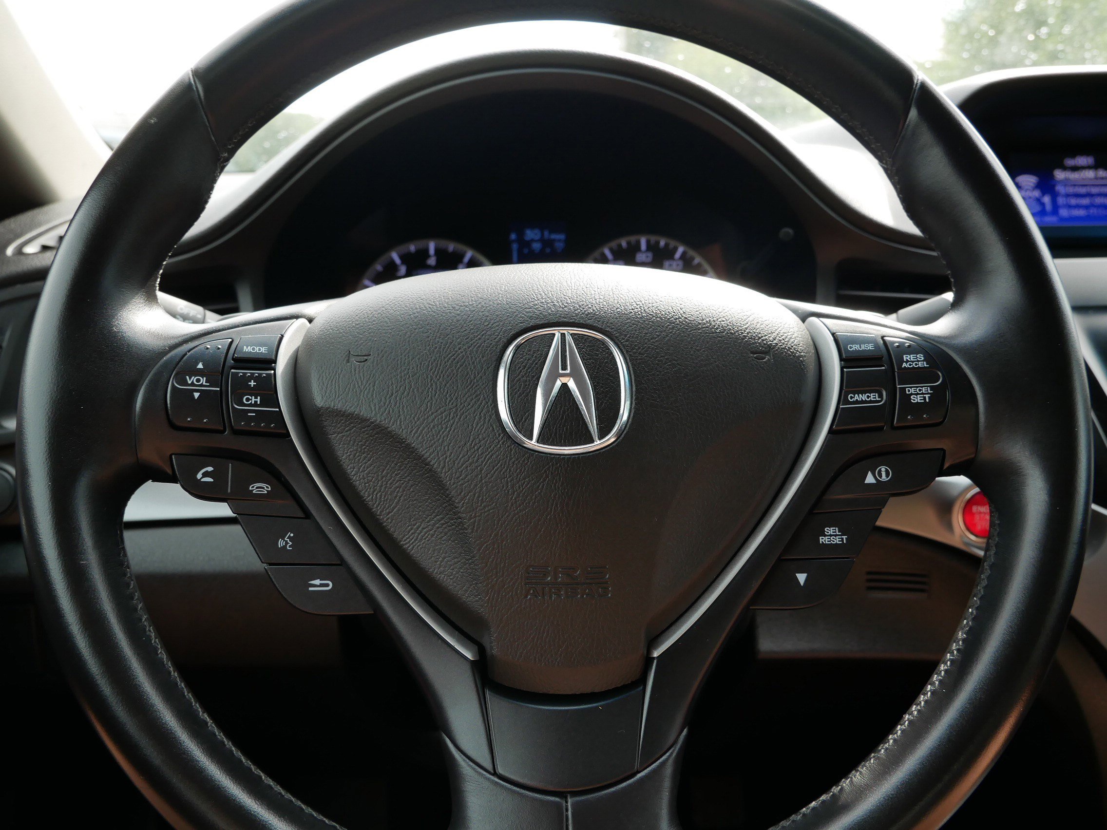 2013 Acura ILX 2.0L Premium photo 25