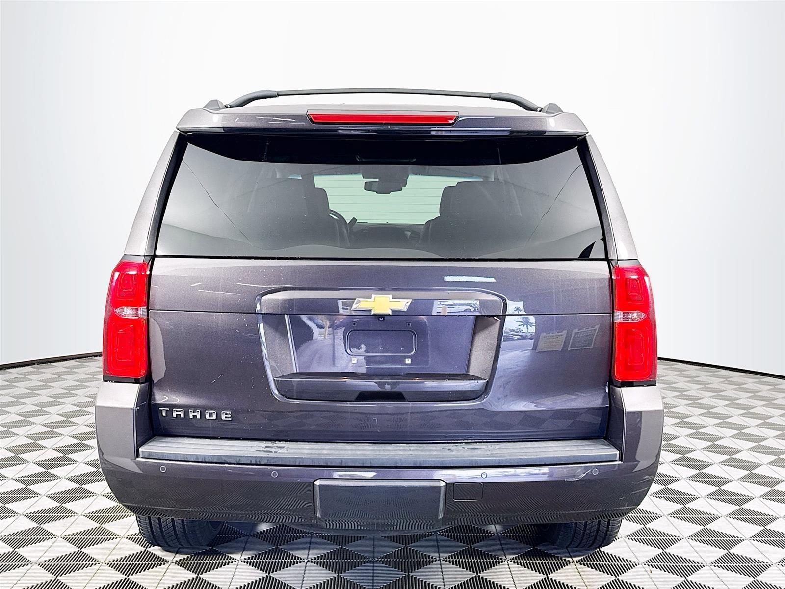 2016 Chevrolet Tahoe LT photo 3