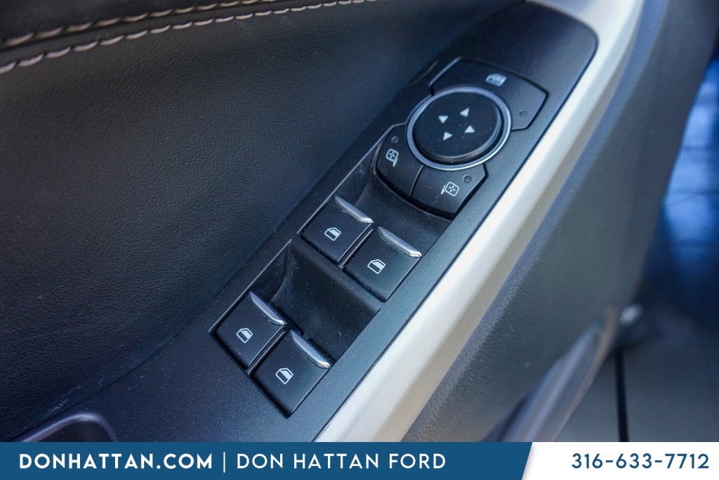2022 Ford Explorer XLT photo 17