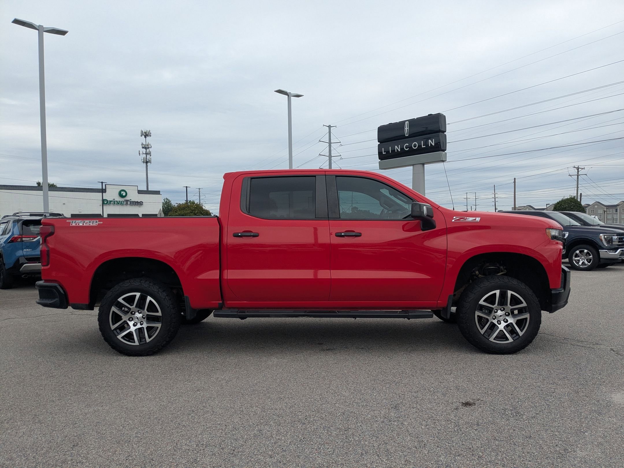 2019 Chevrolet Silverado 1500 LT Trail Boss photo 3