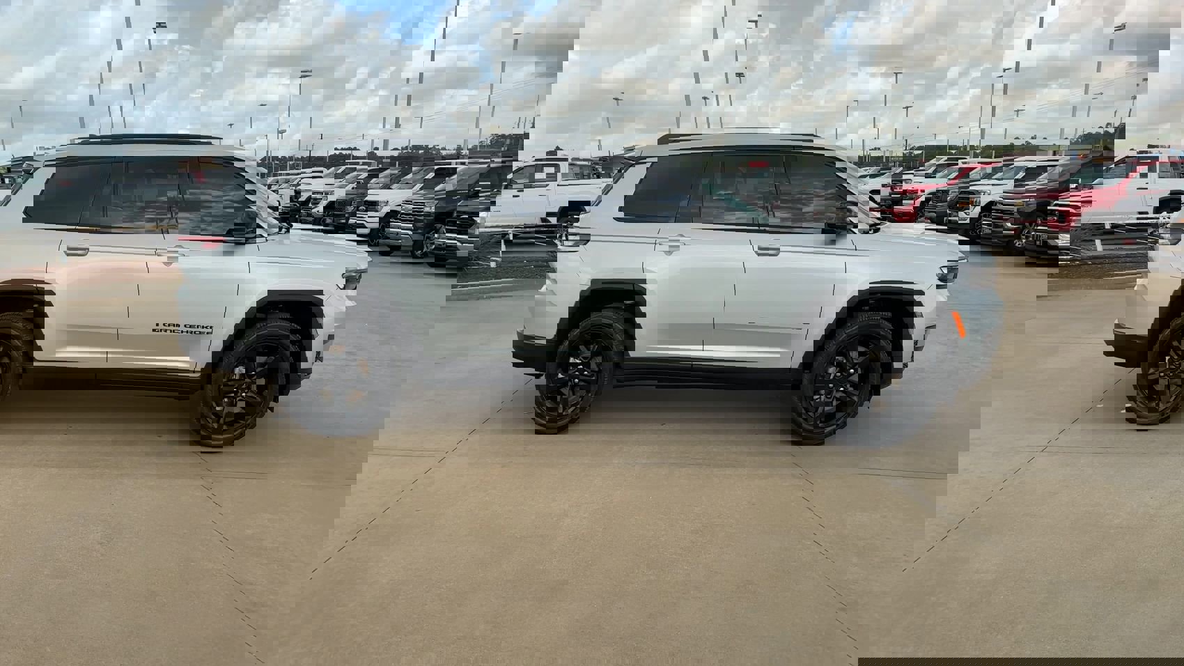 2025 Jeep Grand Cherokee Altitude X photo 9