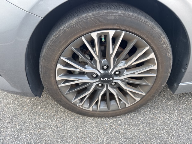 2023 Kia Forte GT-Line photo 9