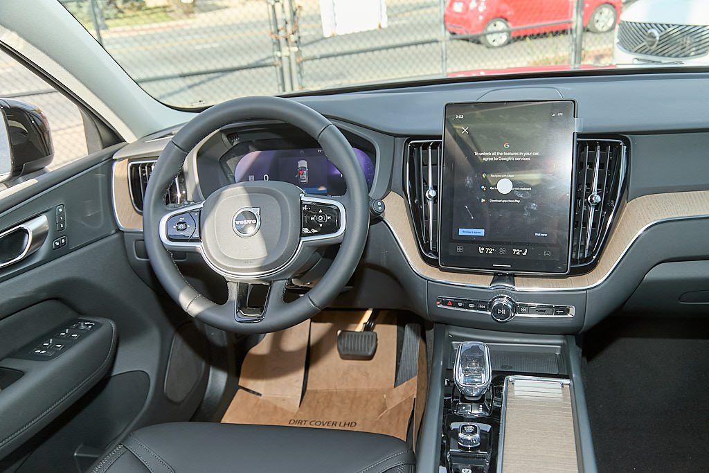 2026 VOLVO XC60 - Image 22