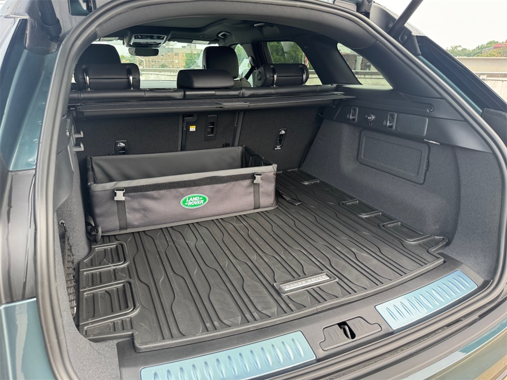 2026 Land Rover Range Rover Velar S photo 18