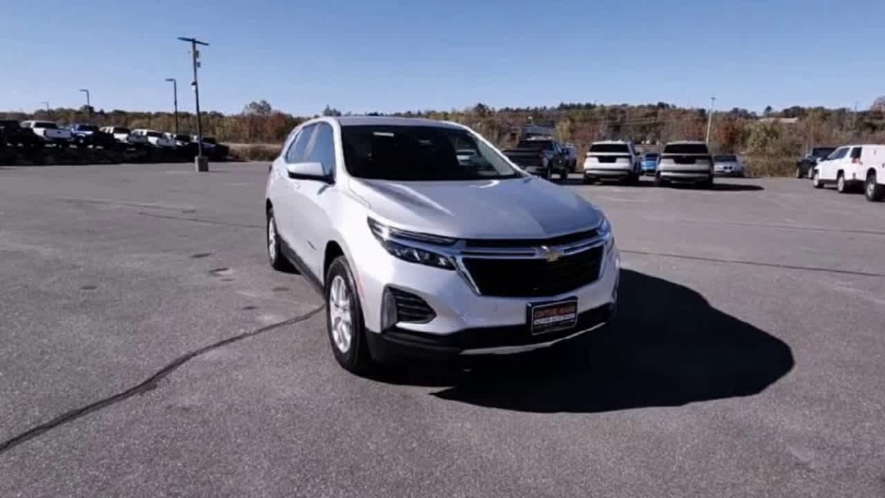 2022 Chevrolet Equinox LT photo 2