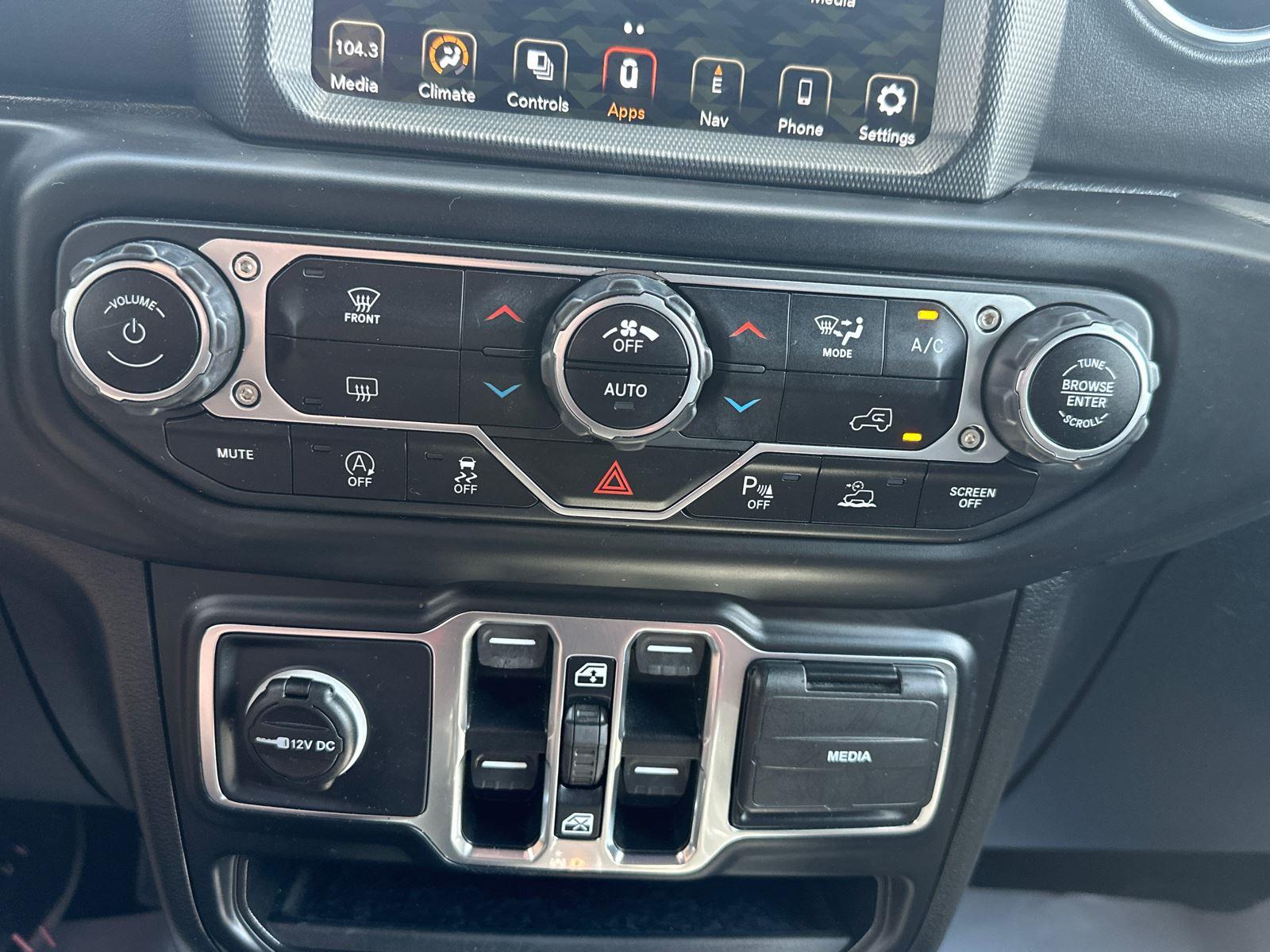 2021 Jeep Wrangler Unlimited Sahara photo 22
