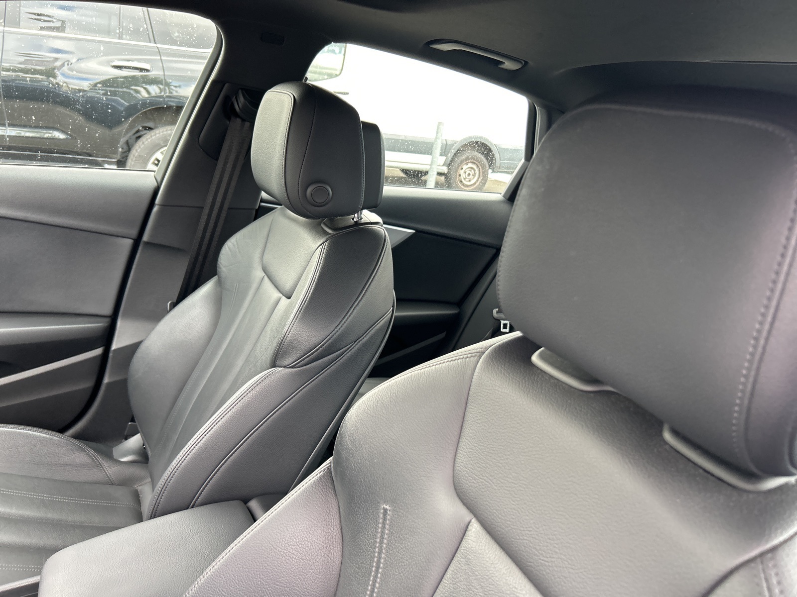 2017 Audi A4 2.0T Premium Plus photo 8