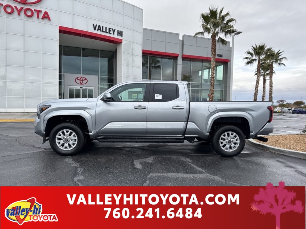 2025 Toyota Tacoma SR5's photo