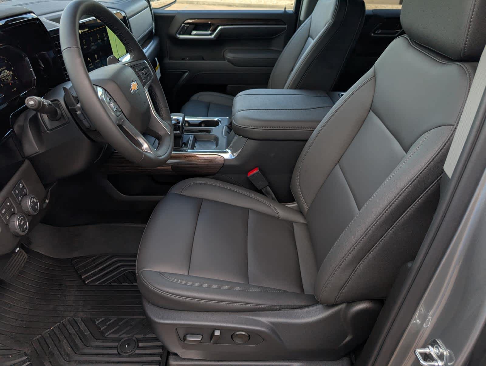2026 Chevrolet Silverado 1500 LT photo 7