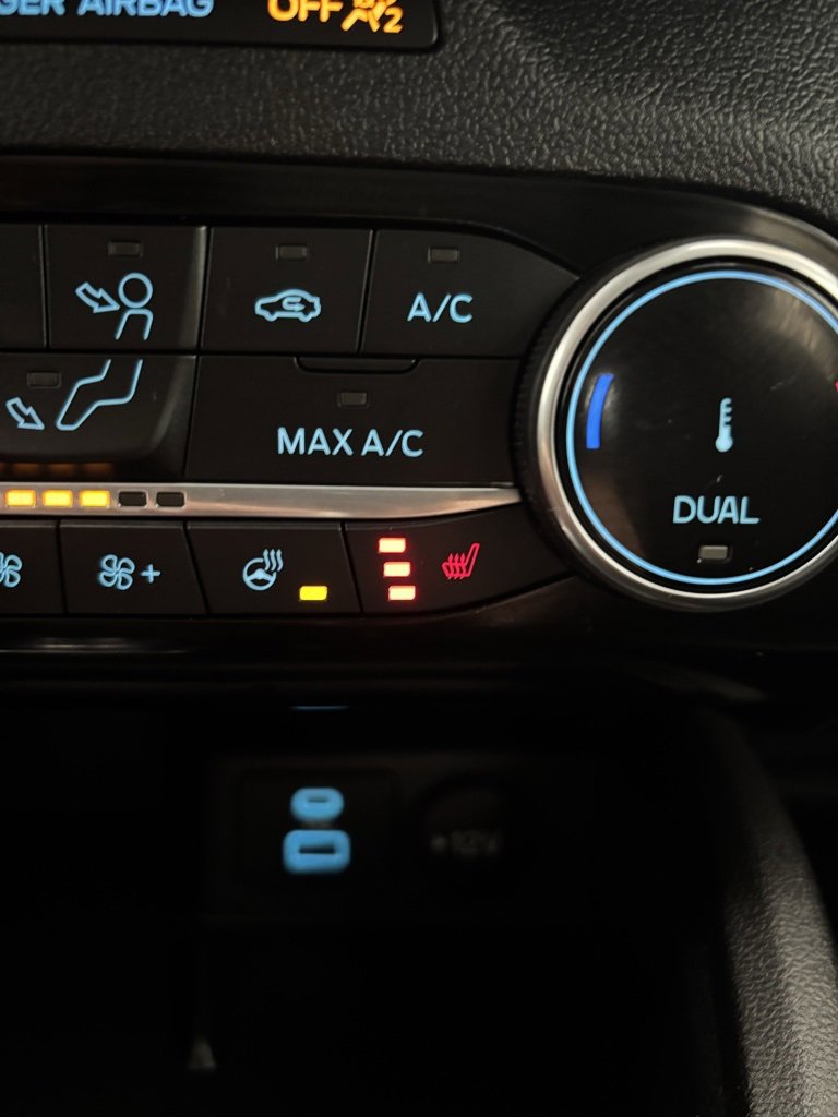 2022 Ford Escape SEL Plug-In Hybrid photo 4