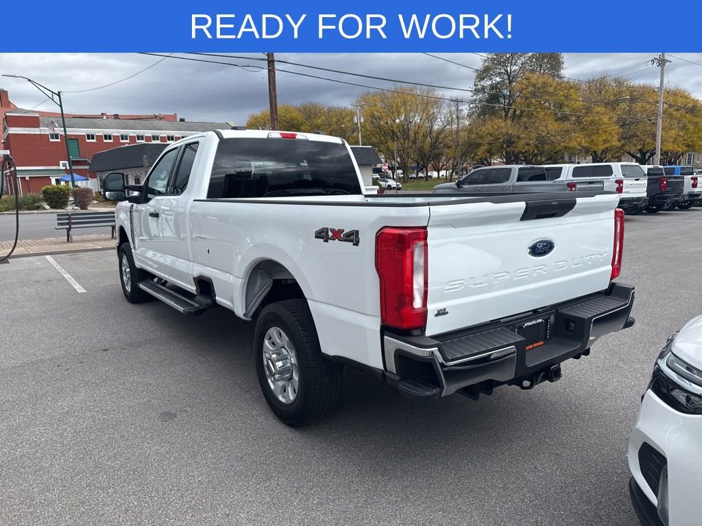 2023 Ford F-350 XL photo 3
