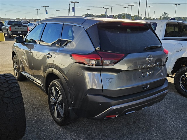 2023 Nissan Rogue SL photo 3