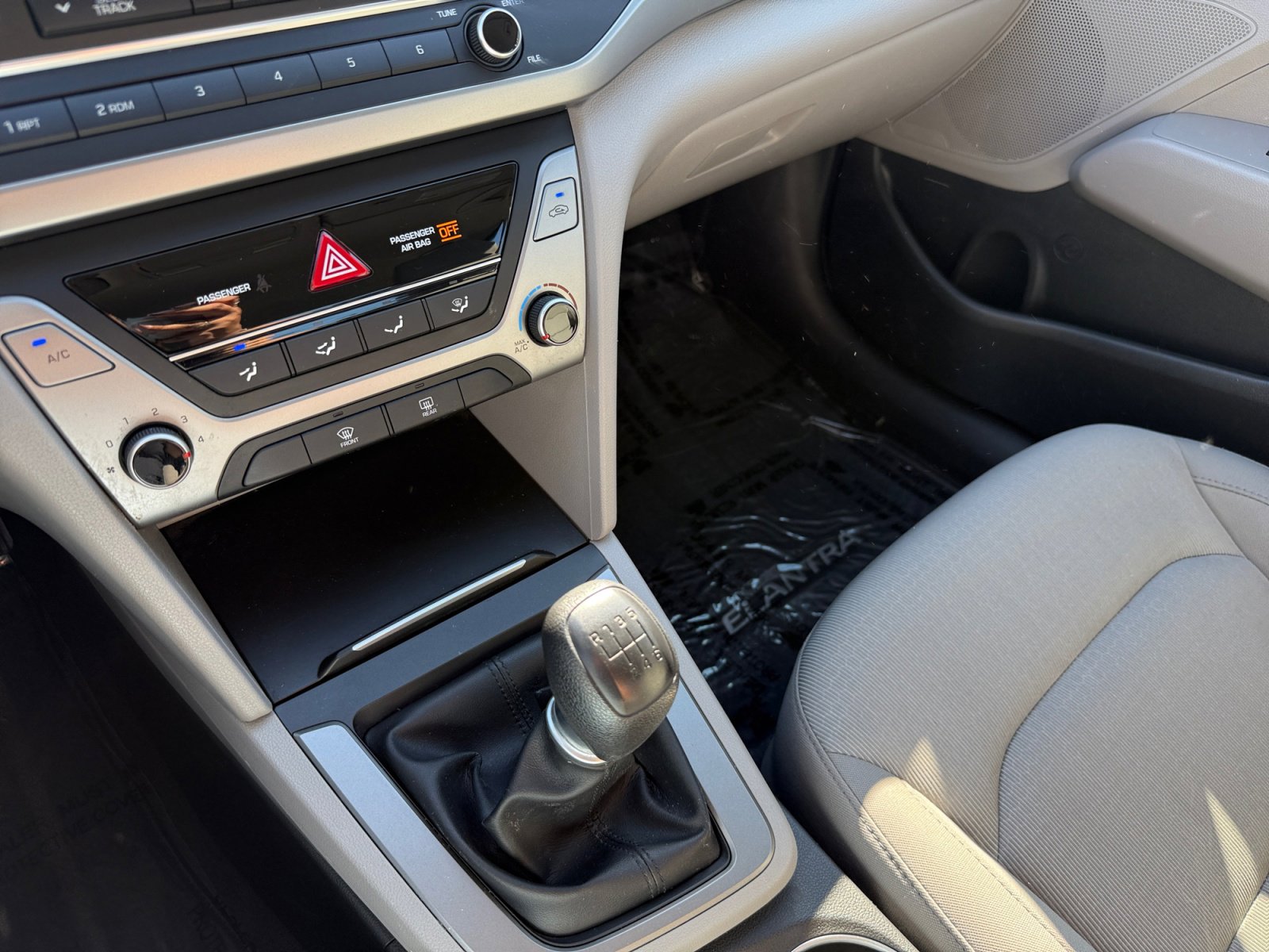 2018 Hyundai Elantra SE photo 12