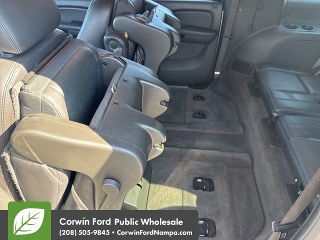 2009 Chevrolet Suburban 1500 LTZ photo 30