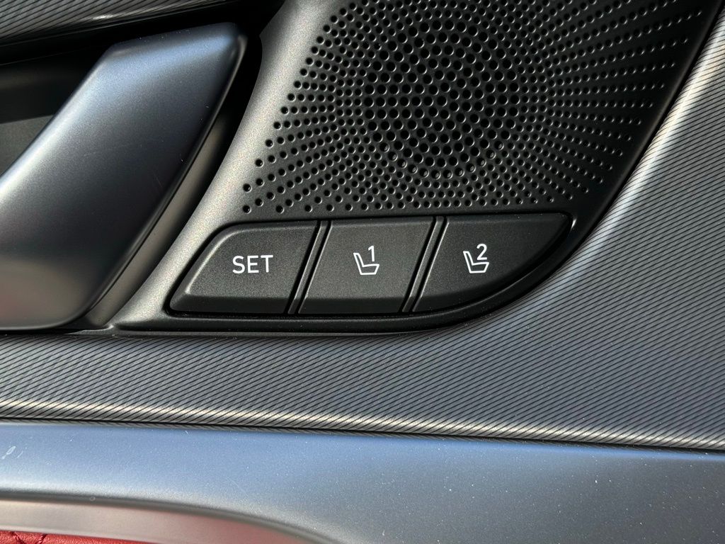 2025 Genesis G70 3.3T Sport Advanced photo 24