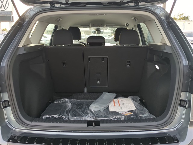 2025 Volkswagen Taos S photo 4