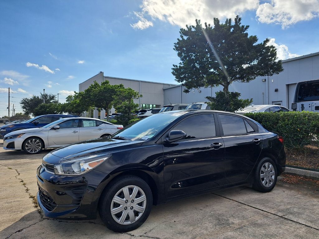 2022 Kia Rio LX photo 3