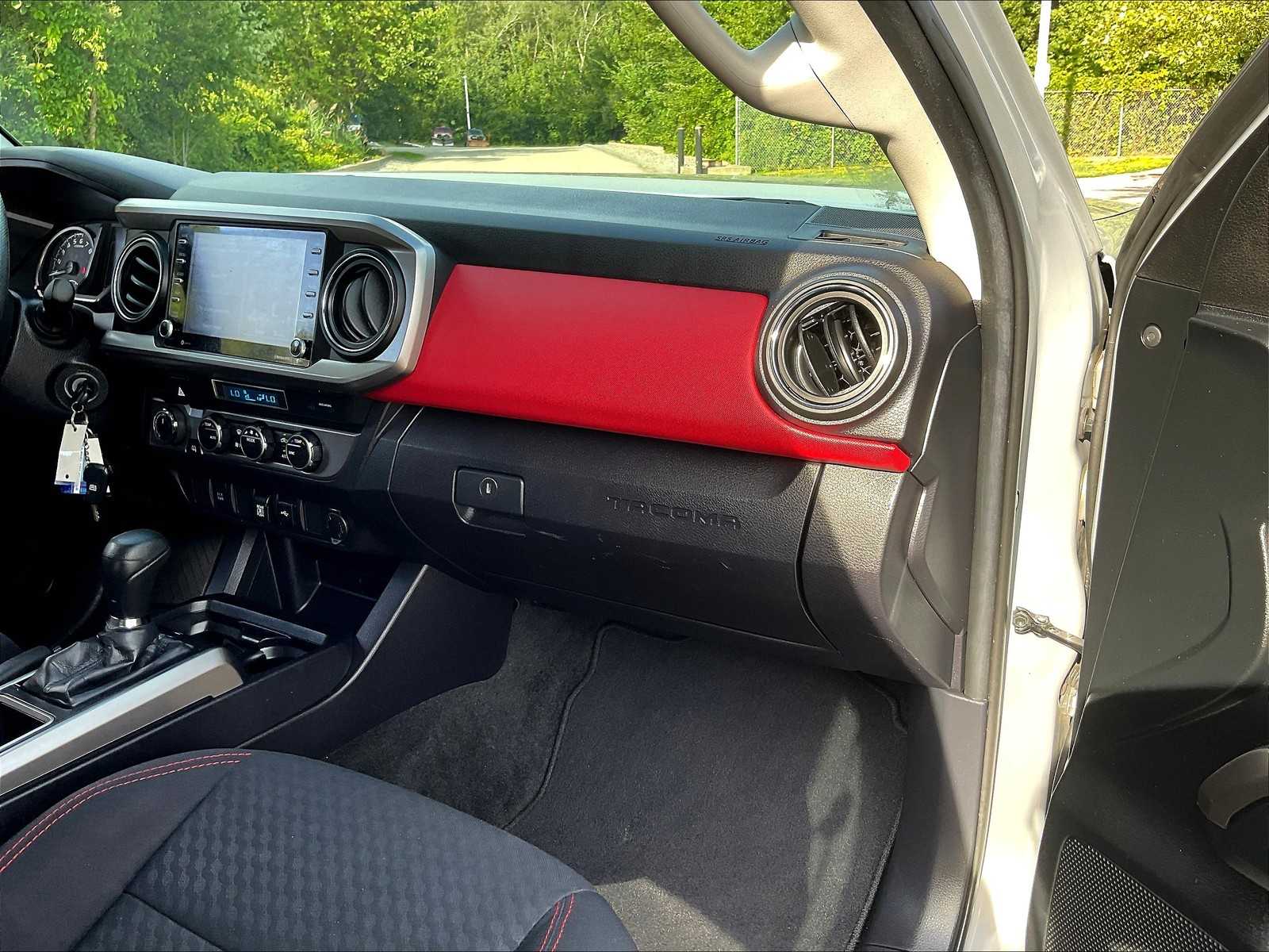 2021 Toyota Tacoma SR5 photo 13