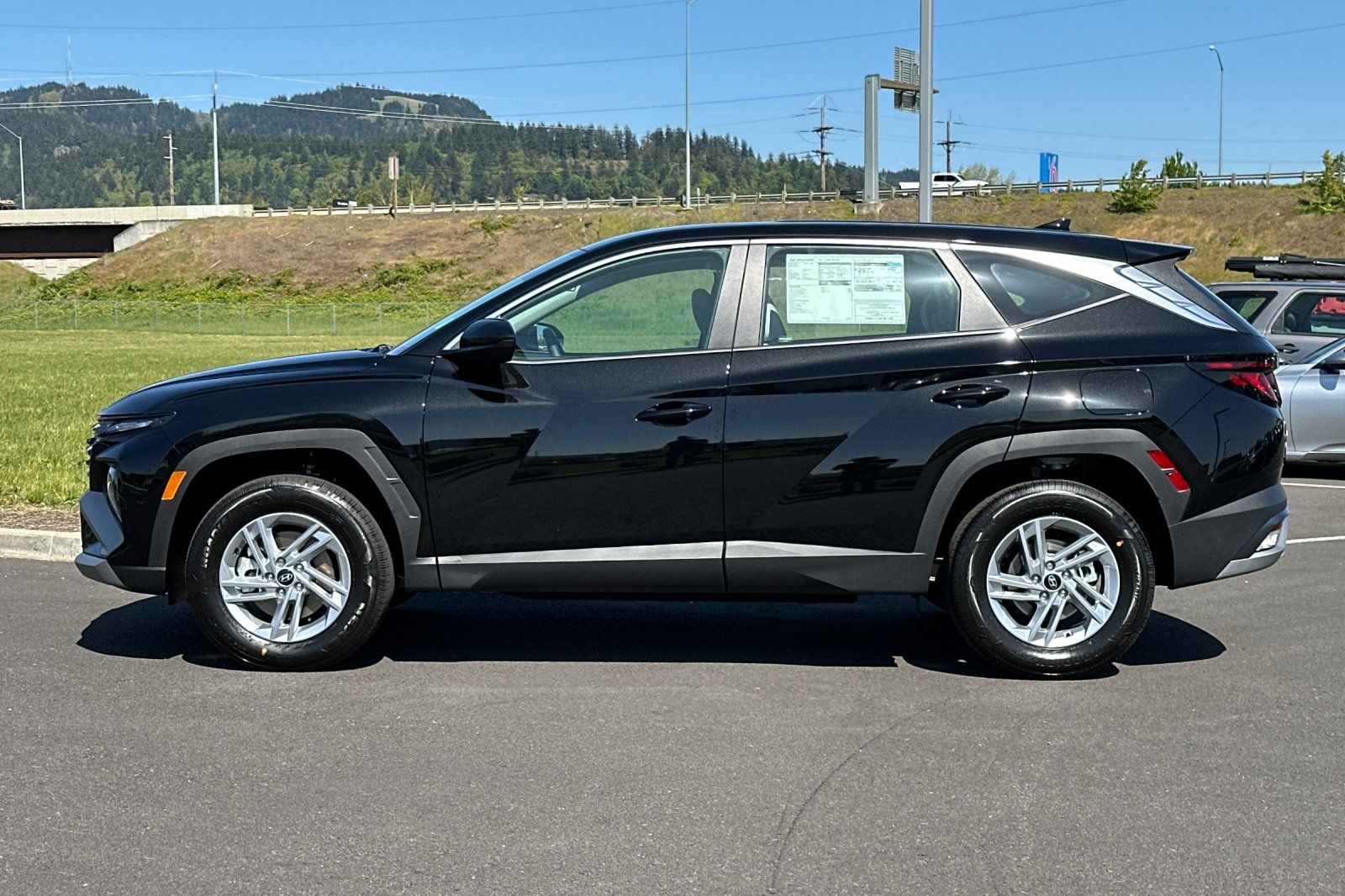 2025 Hyundai Tucson SE photo 6