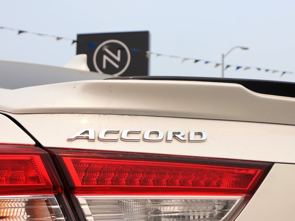 2020 Honda Accord Touring photo 35