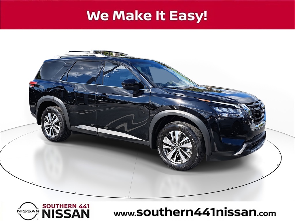 2025 Nissan Pathfinder SL's photo