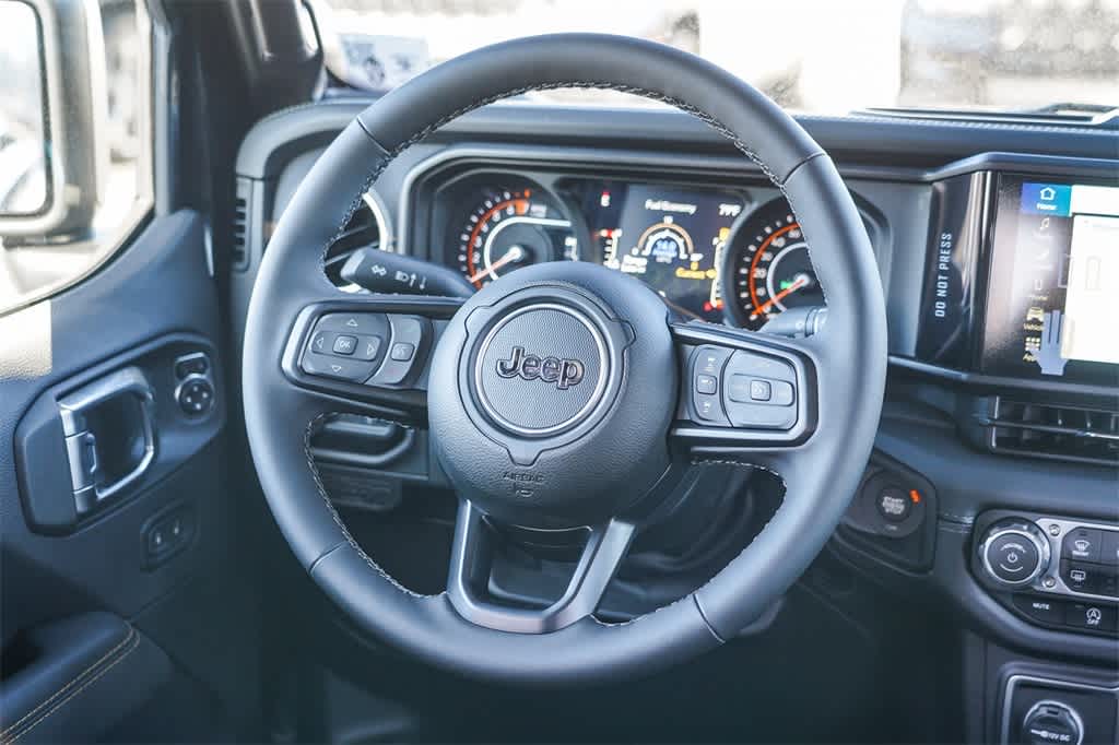 2025 Jeep Gladiator Sport photo 17