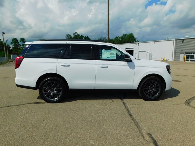 2025 Ford Expedition Platinum photo 2