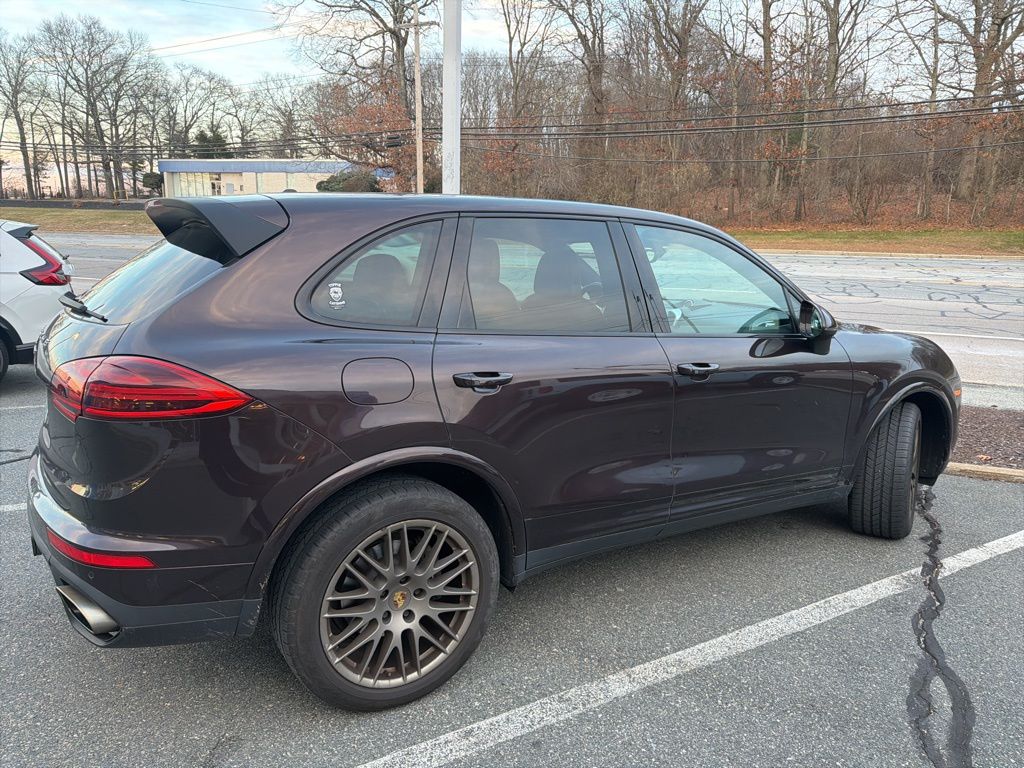 2017 Porsche Cayenne Platinum Edition's photo
