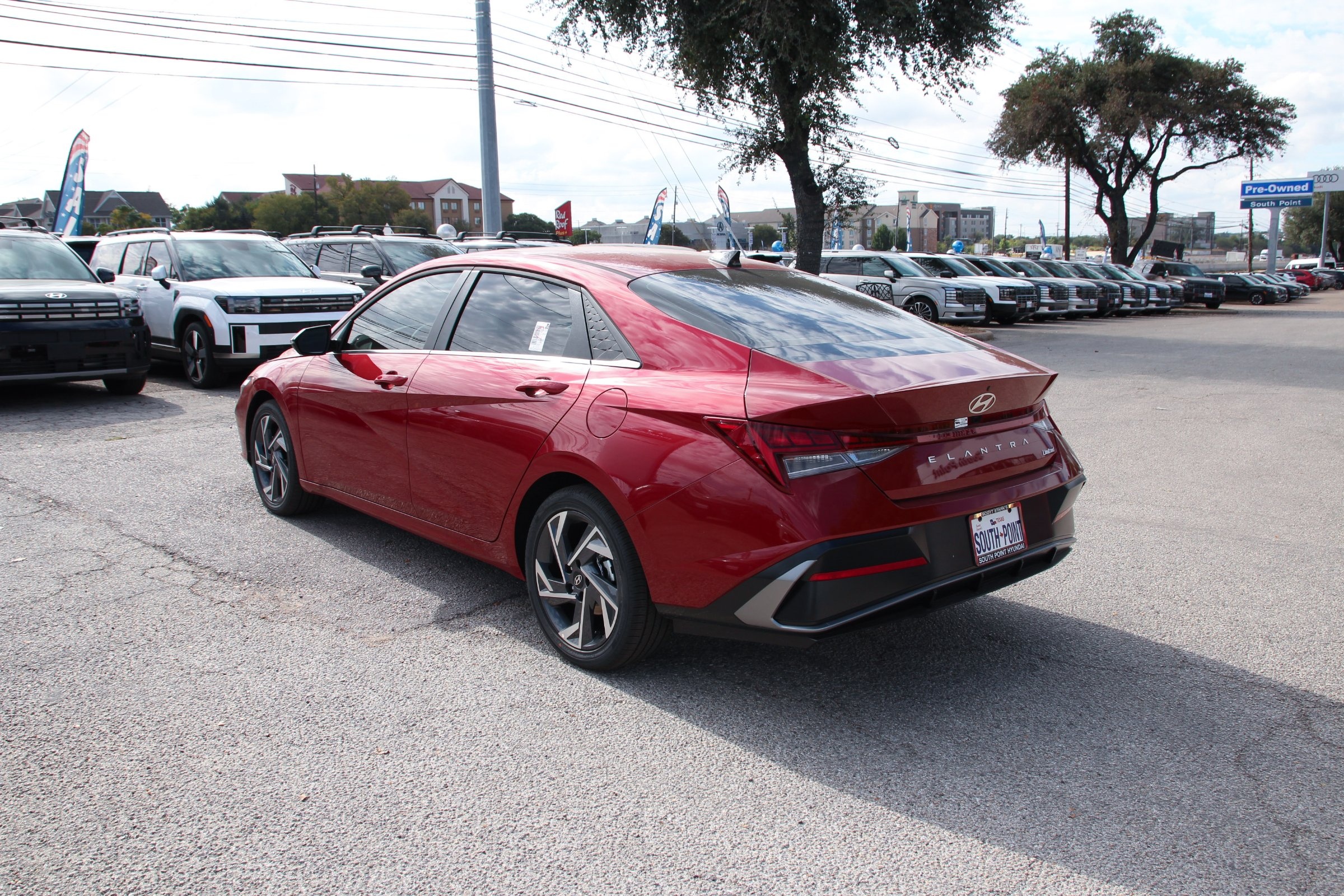 2025 Hyundai Elantra Limited photo 5