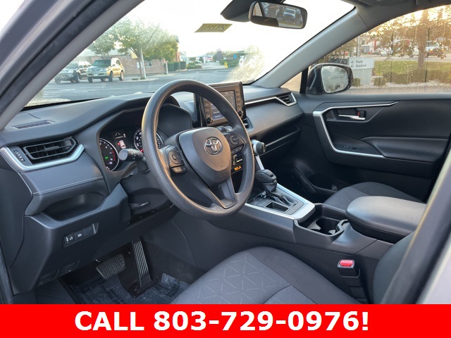 2019 Toyota RAV4 XLE photo 3