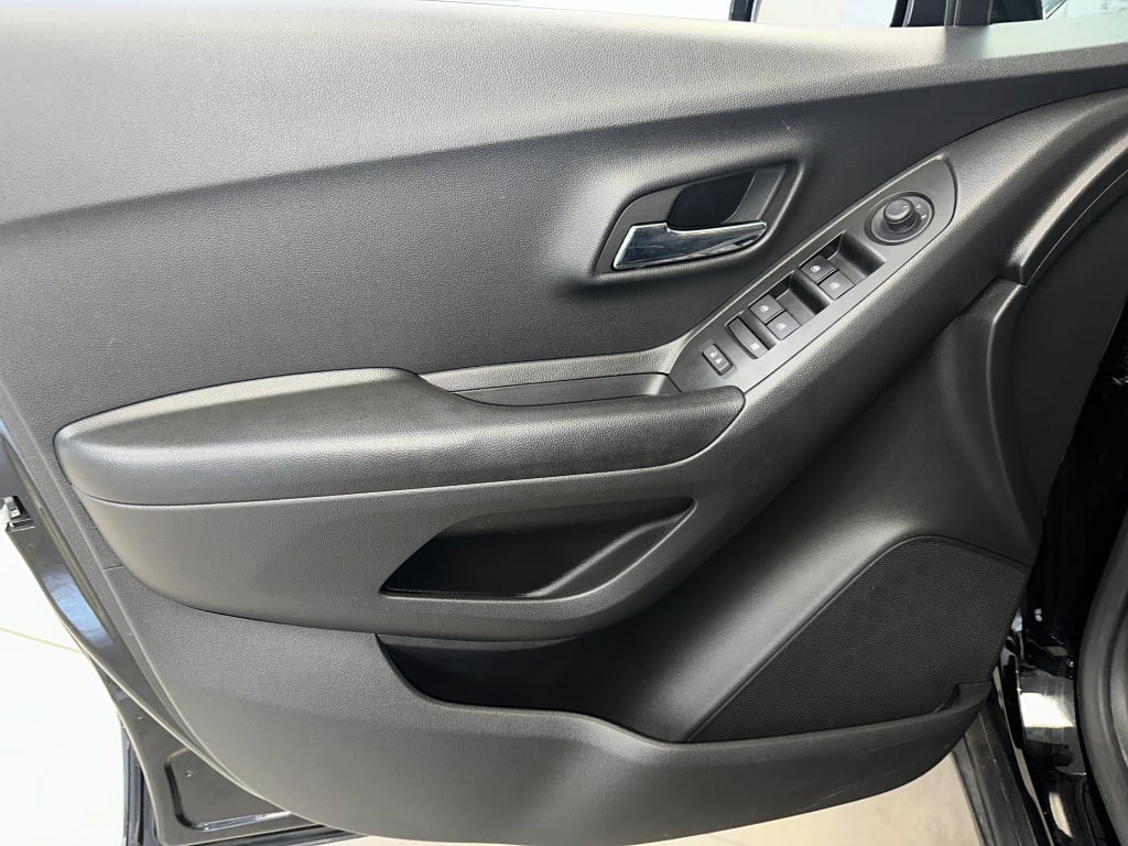 2022 Chevrolet Trax LT photo 6