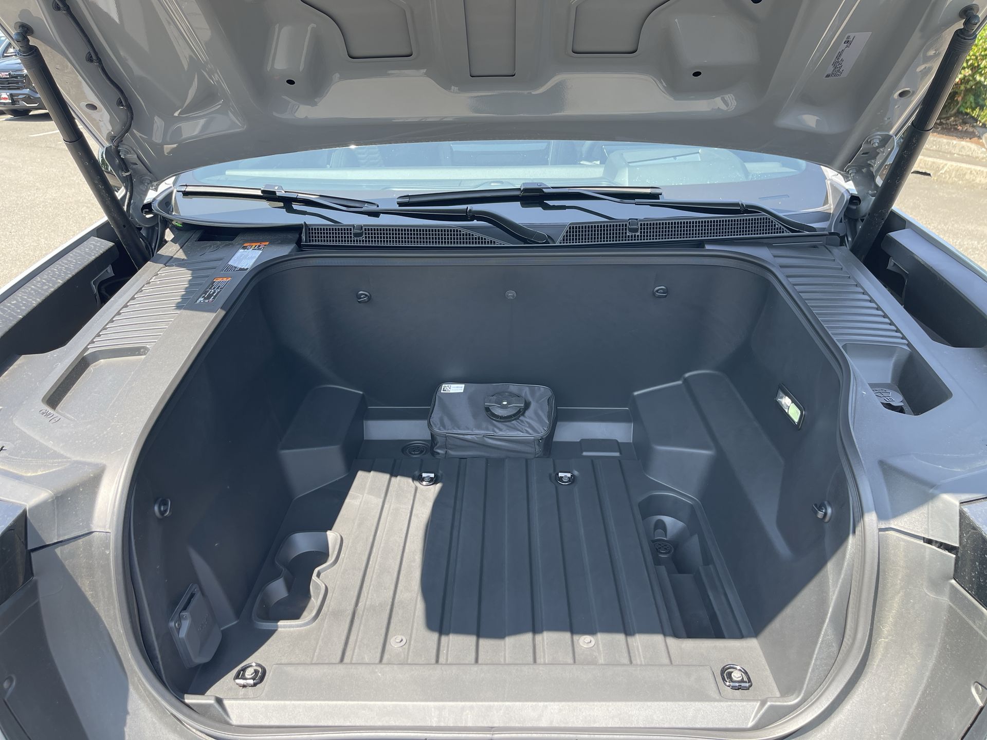 2025 Gmc Sierra Denali photo 30