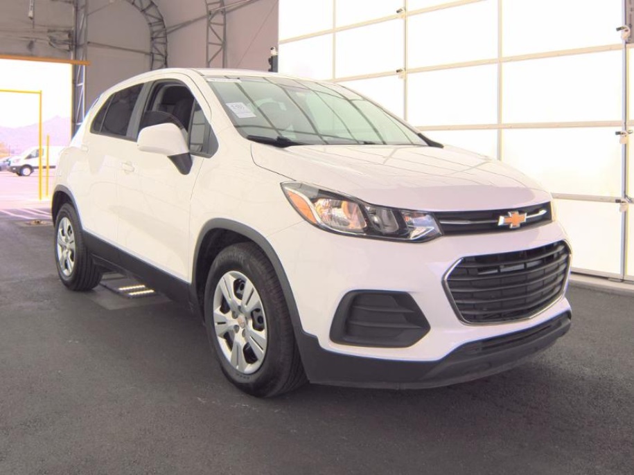 2019 Chevrolet Trax LS photo 2