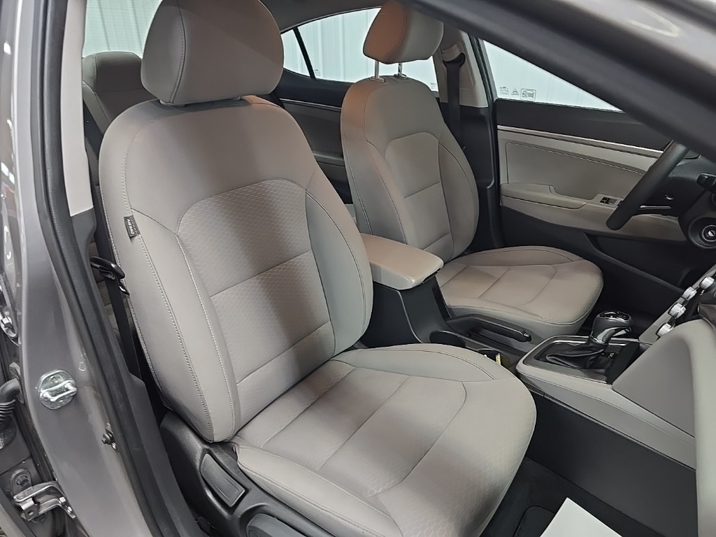 2020 Hyundai Elantra SE photo 13