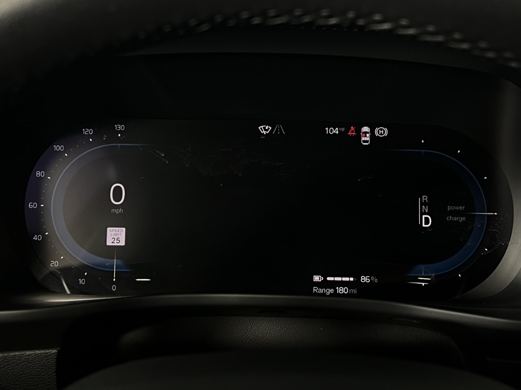 2023 Volvo XC40 Recharge Ultimate photo 13