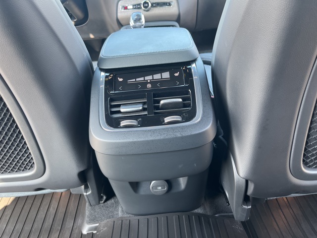 2024 Volvo XC90 Ultimate photo 18