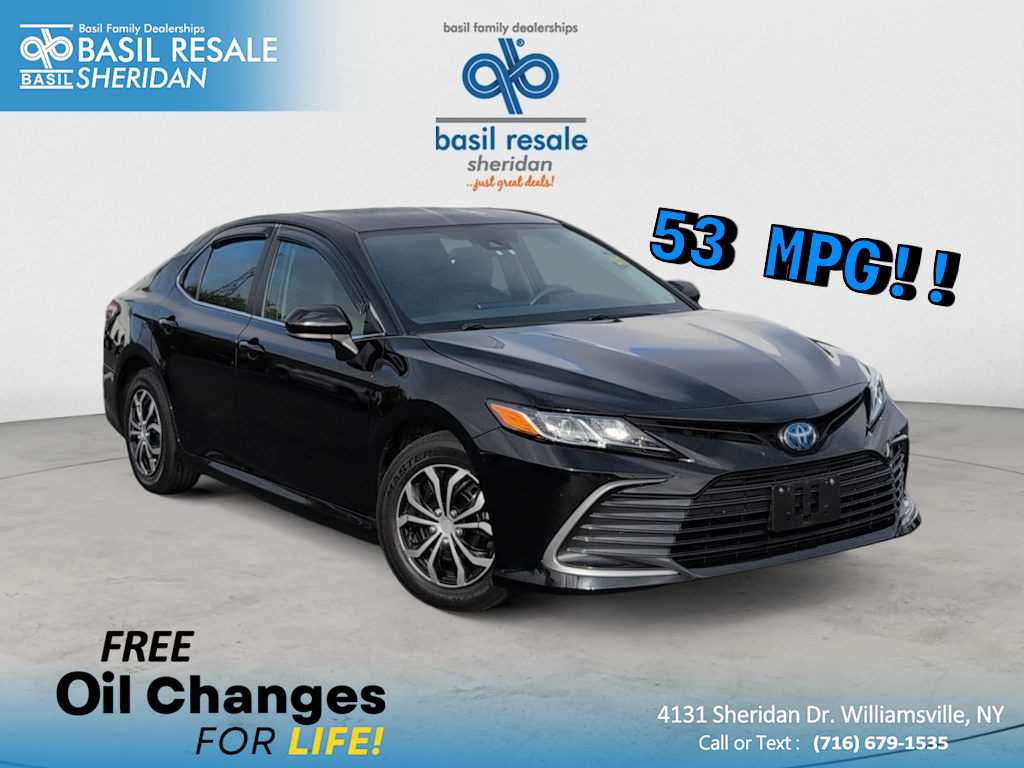 2022 Toyota Camry LE's photo